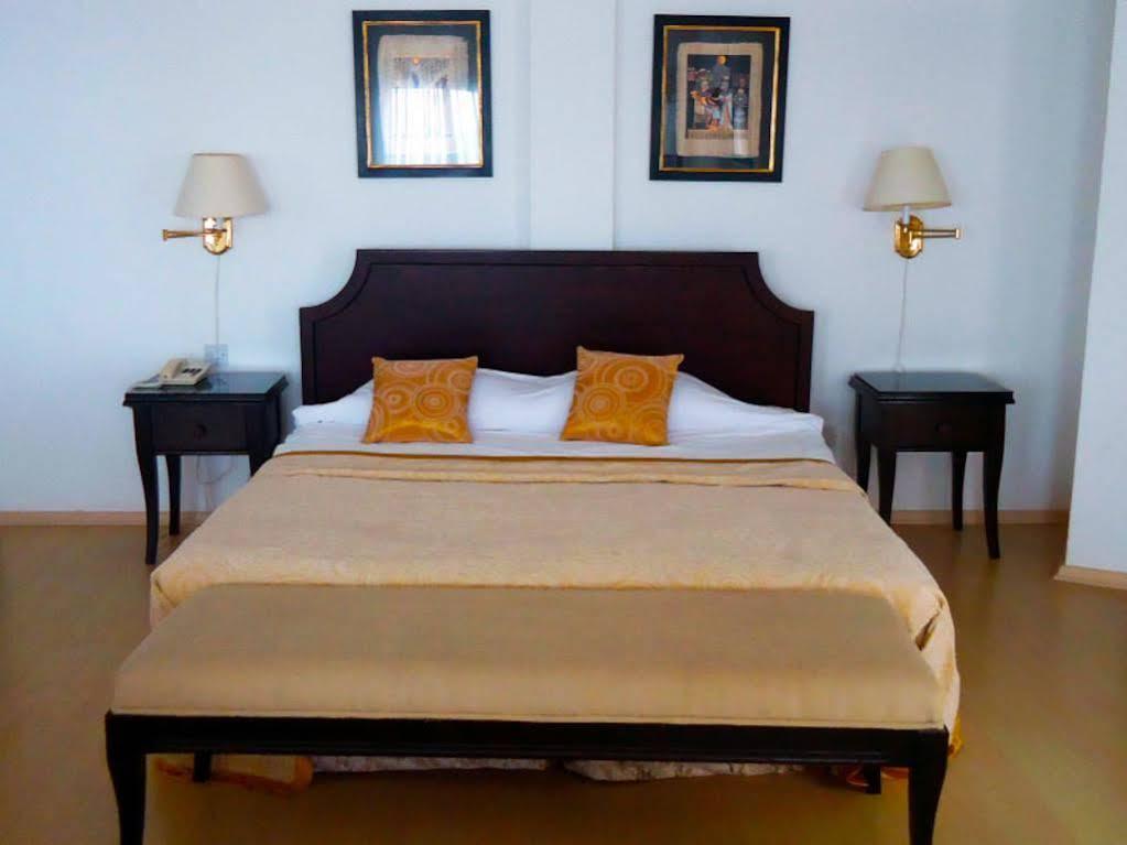 Ada Beach Hotel Karavas  Екстериор снимка