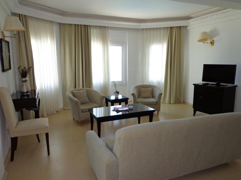 Ada Beach Hotel Karavas  Екстериор снимка